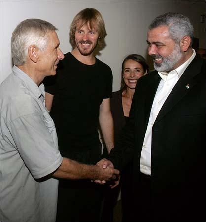 Hamas versus Al-Qaeda